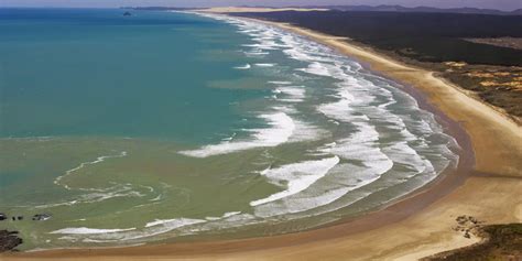 Traveleze 5 Fortunate Beaches Of New Zealand Which Are Relatively