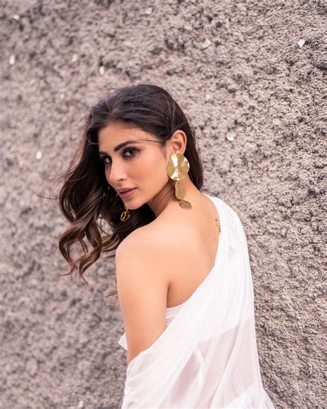 Mouni Roy Sets Internet Ablaze With Her Sexy Bikini Photoshoot Check Out The Divas Hottest