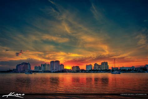 West Palm Beach Sunset At Waterway From Flager Museum Royal Stock Photo