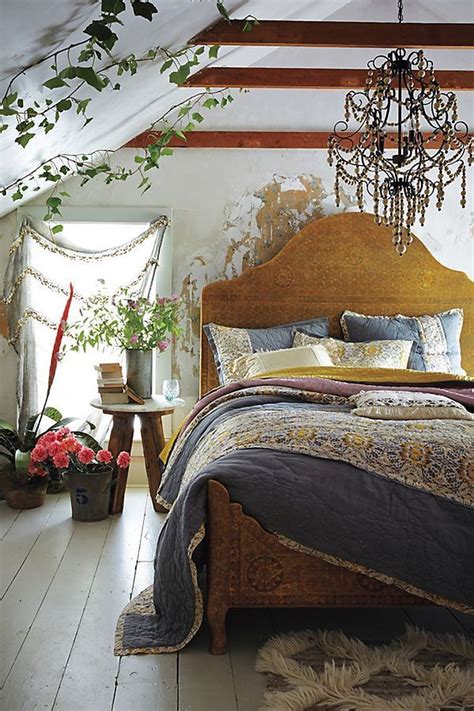 36 Lovely Attic Bedroom Ideas With Bohemian Style Magzhouse