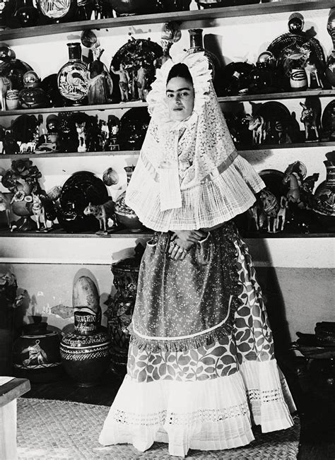 Frida Kahlo A Global Fashion Icon Freida Kahlo Frida Kahlo Mexican