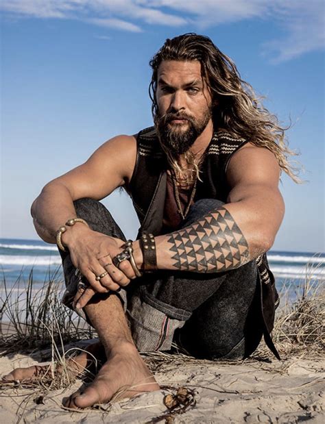 Welcome to jason momoa online, a fansite dedicated to the amazing actor know for his larger than life personality and his fun antics both on set and off. Wife Wanted a Solo Picture with Jason Momoa, so This Was Her Husband's Response