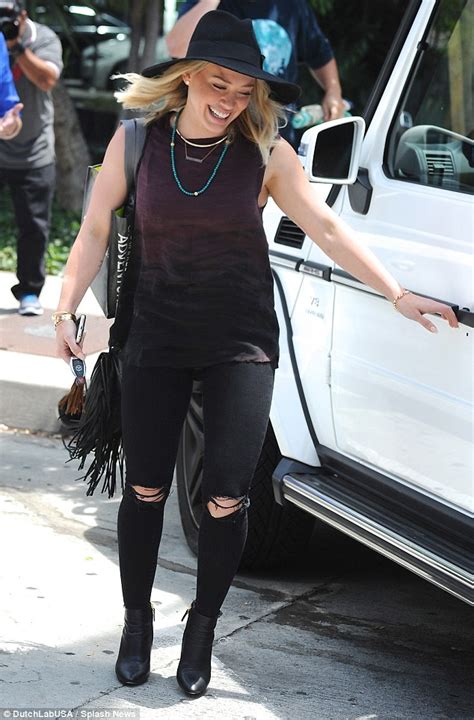 Hilary Duff Shows Off Her Lean Legs In Ripped Skinny Jeans In Hollywood Daily Mail Online