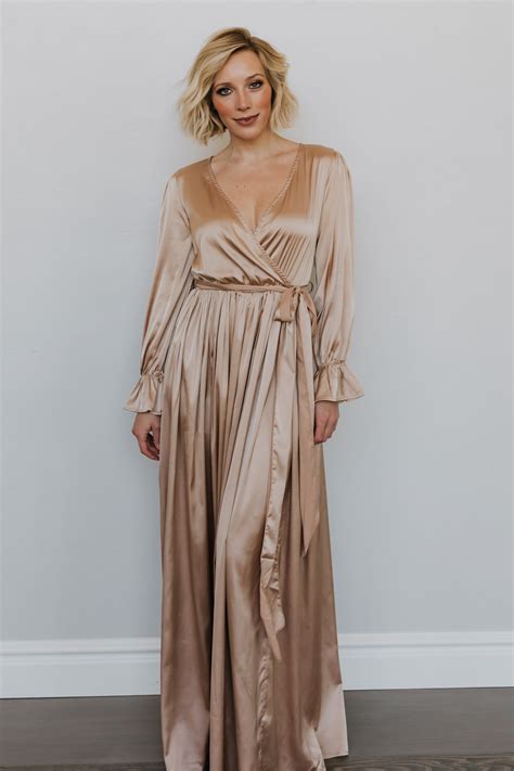Holly Satin Maxi Dress In Champagne In 2020 Maxi Dress Satin Maxi