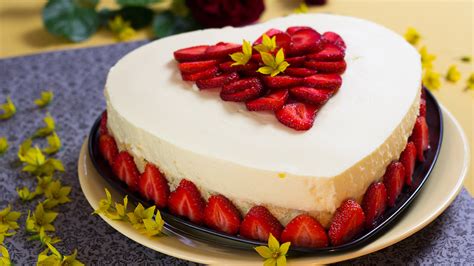 Heute zeigen wir euch einen sehr leckeren und nahrhaften kuchen mit selbstgemachtem pudding. Kuchen ohne Backen ''Erdbeer-Kokos-VERPOORTEN-Torte ...