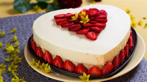 Dickmanns torte mit erdbeeren ohne backen. Kuchen ohne Backen ''Erdbeer-Kokos-VERPOORTEN-Torte ...