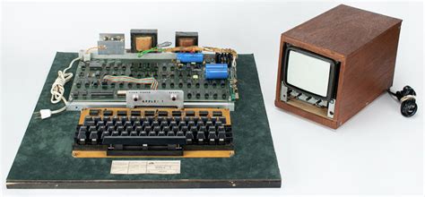 Rare Fully Functional Apple 1 Computer Fetches Over 450000 At Auction
