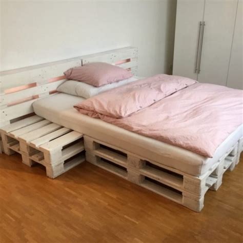 Paletten bett 140x200 europalette anleitung aus selber gartenbank massiv rustikal aus europaletten in 15748 erstaunlich kopfteil selber bauen ideen gerumiges bett bauanleitung palettenbett 140x200 selber bauen anleitung lifetime ausziehbett auf gleicher höhe mit lattenrost bett oskar 140x200. Paletten Bett 140X200 Palettenbett Selber Bauen Anleitung von Bett Aus Europaletten 140X200 ...