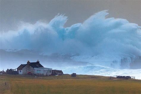 Dramatic Moment Giant 46ft Wave Crashing Off Eshaness On Shetland Islands Was Captured In This