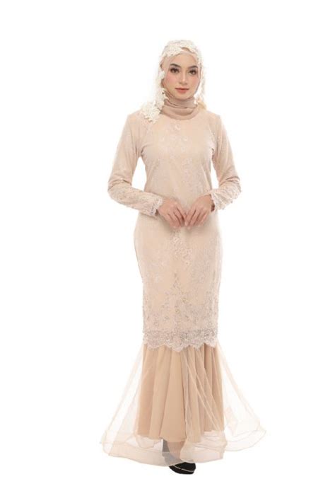 Saya terima nikah dan kawinnya dengan mahar yang telah disebutkan, dan aku rela dengan hal itu. Baju Tunang: 7 Koleksi Paling Glam Tahun Ini (Update 2020)