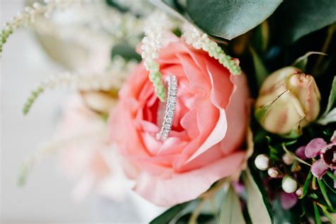 Schenke zum beispiel zur porzellanhochzeit einen porzellanteller und schreibe deine glückwünsche darauf, verschicke zur hölzernen hochzeit eine holzkarte oder einen strauß rosen zur rosenhochzeit. Zur Rosenhochzeit Glückwünsche Zum 10 Hochzeitstag Hölzerne Hochzeit : Hochzeitstage Wann Ist ...
