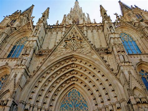 Barcelona is the capital city of catalonia and bilingual, spanish and catalan. Barcelona Spain Attractions: 10 Of The Places You Must See ...