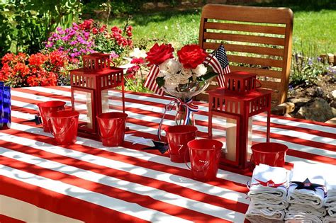 I Am So Doing All These Picnic Decorations Picnic Table Centerpieces Fourth Of July