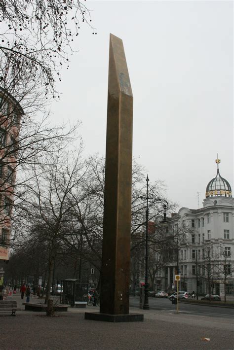 Obelisk Bildhauerei In Berlin