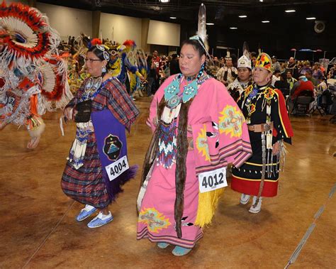 Powwow Regalia Native American Women Pow Wow Dance Fashion People