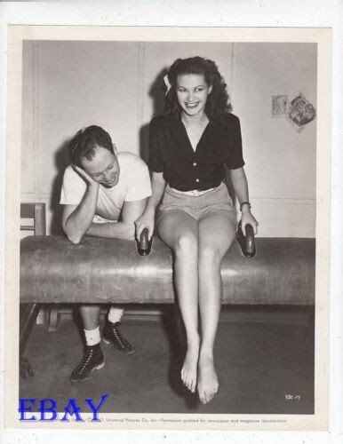 Yvonne De Carlo Sexy Leggy Barefoot Vintage Photo Circa 1947 Ebay