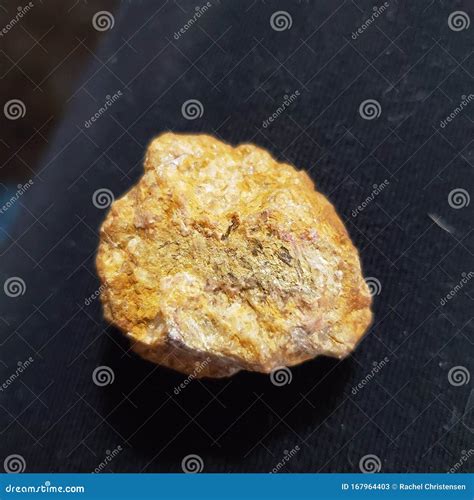 Raw Gold Rock Mineral Crystal Mica Stock Image Image Of Mineral Gold