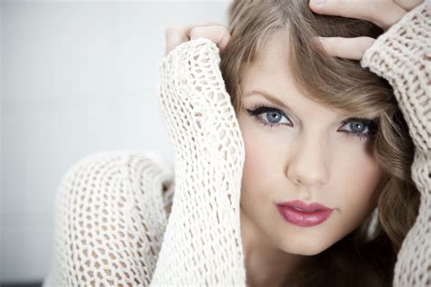 Taylor Swift Blue Eyes