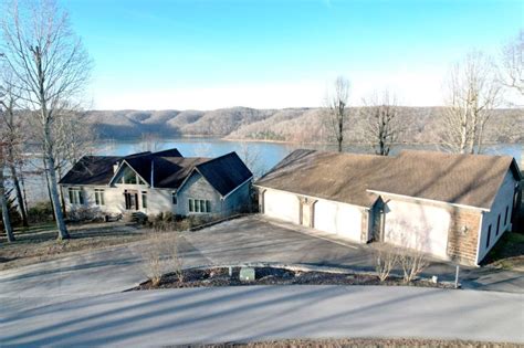 Waterfront Property On Dale Hollow Lake