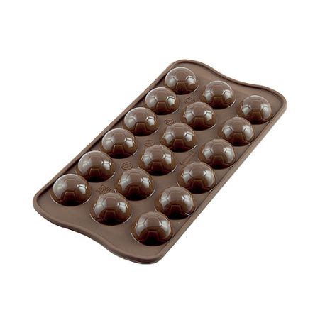 In this video i'm using silicone molds for chocolate. Silicone Chocolate Mold "Soccer Ball" - SILIKOMART- 11 x 21 cm