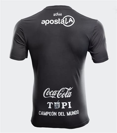 Olimpia tendrá nueva marca de indumentaria en este primer semestre del año 2021, cambia así a una foto recorre las redes sociales y muestra como sería la nueva camiseta tradicional del campeón. Camiseta alternativa Adidas del Club Olimpia 2019/20