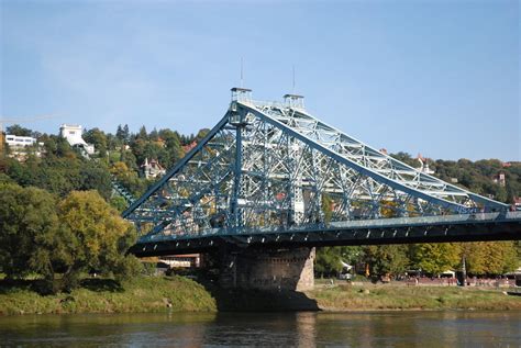 Hier finden sie alle wichtigen infos bezüglich der kfz zulassungsstelle in dresden. Dresden, Loschwitzer Brücke "Blaues Wunder" - 30.09.2012 ...