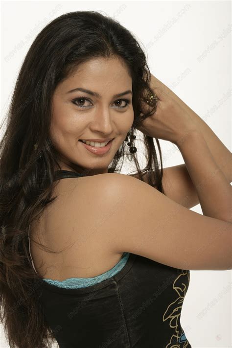 Sexy Look Actress Pooja Umashankar Hot Photos South Tamil Hot
