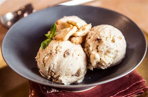 A recipe from the good old days, when mincemeat was what it said it was, a highly spiced preserve containing real meat. Mince pie ice cream | Tesco Real Food
