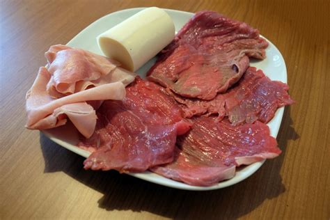 We did not find results for: Involtini al sugo ripieni di prosciutto e formaggio ...