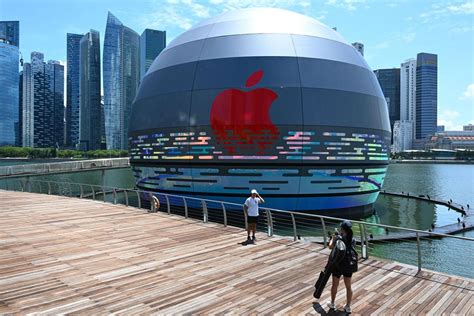 Apples First Floating Retail Store In The World Is Opening In