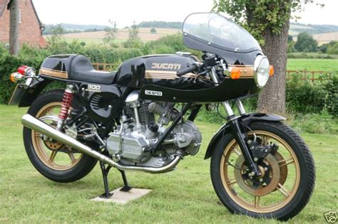 ( we can arrange to have his bike delivered anywhere in the world for an extra fee ) for sale by motorcycles unlimited of london. WTB: 900SS Fuel tank
