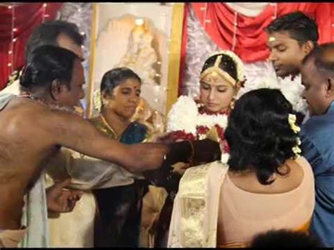 Seperti juga kaum cina, kaum india juga. Adat Resam Perkahwinan Kaum India Di Malaysia - YouTube