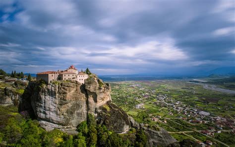 Papéis De Parede Grécia Meteora Vale Montanhas Mosteiro Cidade
