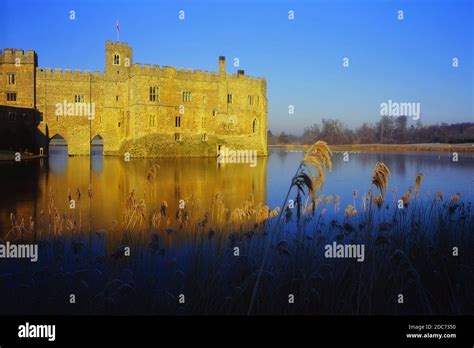 Leeds Castle Kent England Uk Stock Photo Alamy