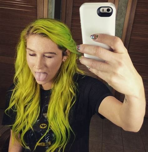 Kesha Silly Selfie Via Instagram♥ Kesharosesebert Singer Celebrities Neon Hair Hair