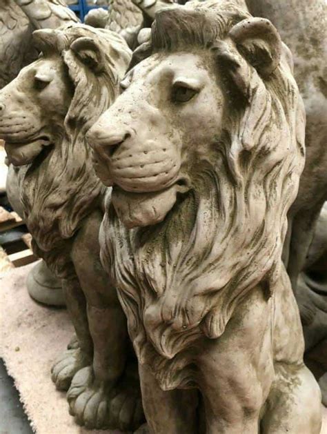 Pair Regal Lion Statues Reconstituted Stone Animal Concrete Garden