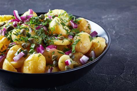 La salade de pommes de terre aux herbes