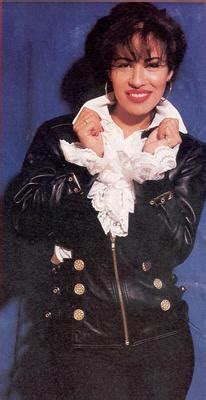 The netflix show reveals that selena quintanilla's first album was mis primeras grabaciones. selena - Selena Quintanilla-Pérez Photo (783132) - Fanpop