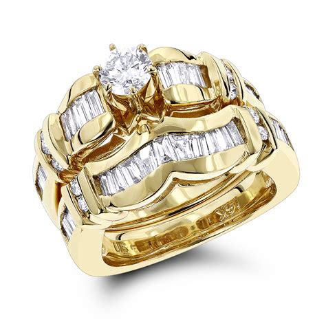 From solitaire engagement rings to fancy halo ring designs, prong settings are highly versatile and provide excellent security for holding gemstones in place. 14K Gold Diamond Designer Engagement Ring Set 2.51ct