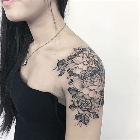 English Roses 🌹 Rose Tattoos Tattoos Shoulder Tattoos For Women