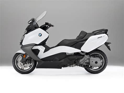 With the new bmw c 650 sport and c 650 gt, bmw motorrad continues its series of premium vehicles in the maxi scooter segment. Motorrad Occasion BMW C 650 GT kaufen