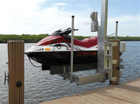 Élévateur à Jet Ski Neptune Boat Lifts Inc En Aluminium