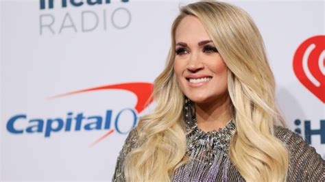 Carrie Underwood Proudly Shows Close Up Of Scar In Flashback Photo