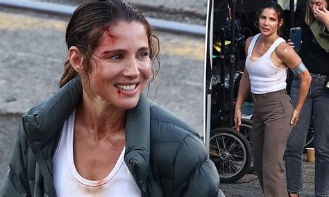 Elsa Pataky Shows Off Her Ripped Arms On The Set Of Her New Netflix