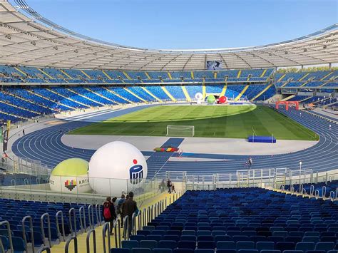 Stadion śląski został uroczyście otwarty 1 października 2017 roku. Stadion Śląski w Chorzowie Memoriał Kusocińskiego | Desporto