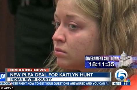 Lesbian Cheerleader Kaitlyn Hunt Given Rd Plea Deal Daily Mail Online