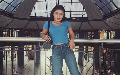 'cakap ke tangan' lyrics verse 1 itu ini semua serba tak kena nampak aku yang bersalah kau macam raja buka mata sampai. Rosa Meldianti Pamer Foto Bareng Pria Yang Dipanggil ...