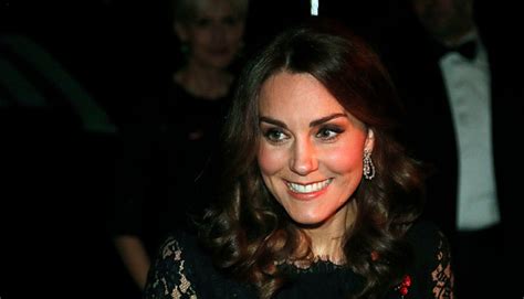 Watch Access Hollywood Interview Kate Middleton Shows Off Baby Bump At