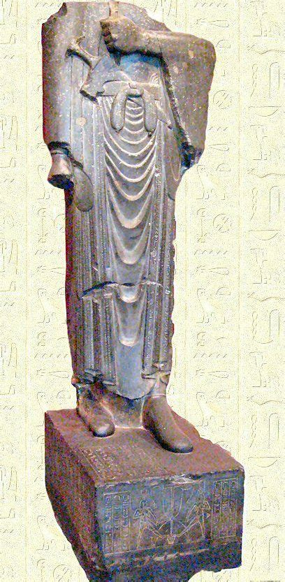 Statue De Darius I 235 M Dabord Placée à Héliopolis Elle Fut