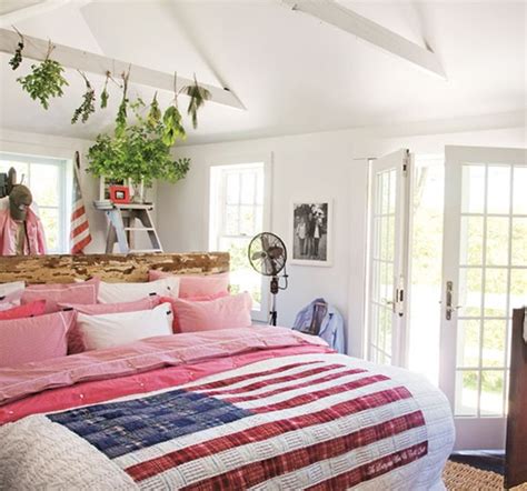 10 Fresh Bedroom Decorations For Spring 2013 Homemydesign